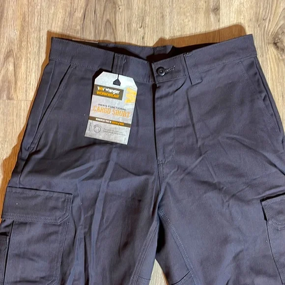 Wrangler Cargo Chino Shorts, Gray, Size: 32x12, NWT!! - Picture 2 of 8